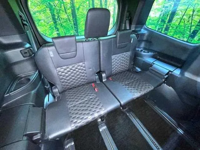 Toyota Voxy 2023 — миниатюра 4