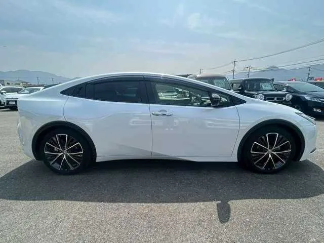 Toyota Prius 2024 — миниатюра 4