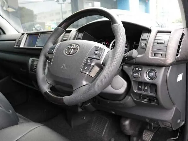 Toyota Hiace Wagon 2022 — миниатюра 3