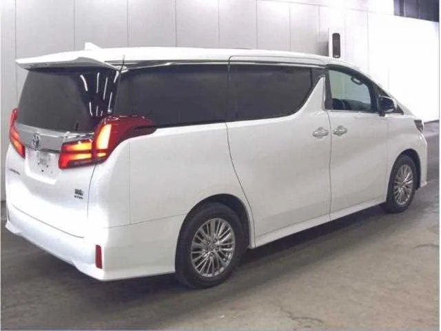Toyota Alphard Hybrid 2023 — миниатюра 5