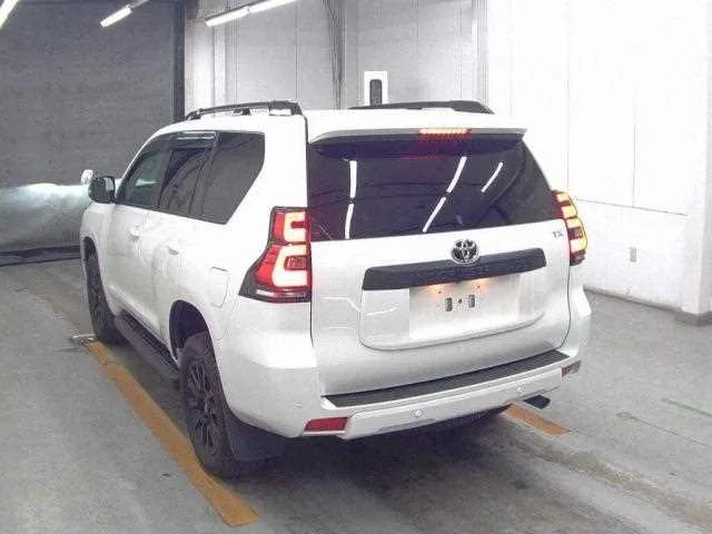 Toyota Land Cruiser Prado 2023 — миниатюра 2