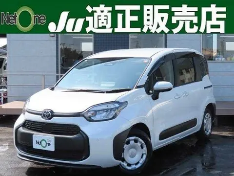 Toyota Sienta 2025 buy in Moscow