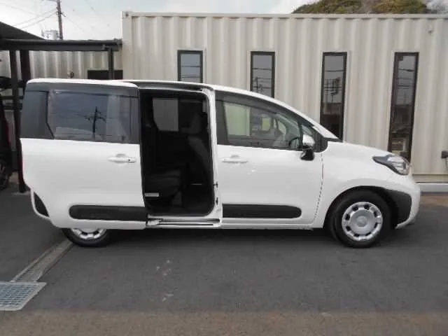 Toyota Sienta GMultiNaviTV7 2023 — миниатюра 5
