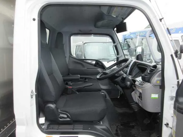 Mitsubishi Canter 2024 — миниатюра 4