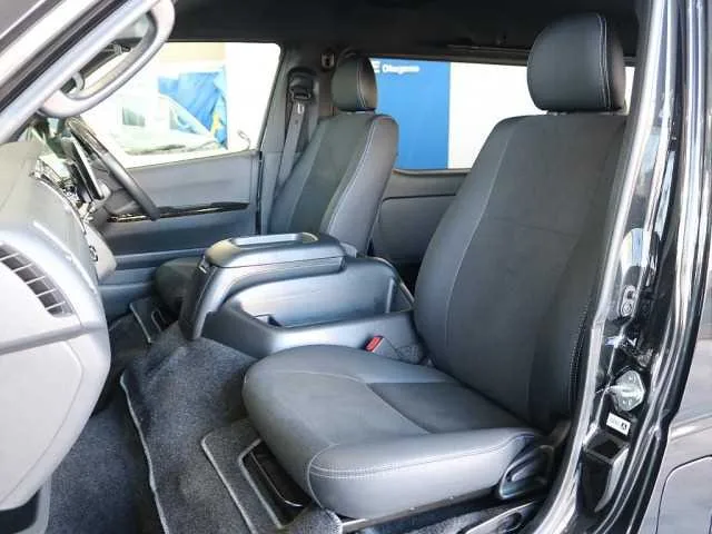 Toyota Hiace Van 2024 — миниатюра 2