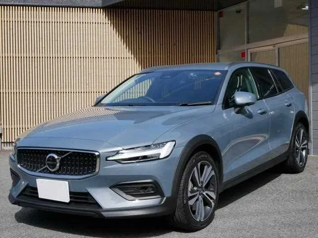 Volvo V60 2022 — фото 1, купить с доставкой в Москву