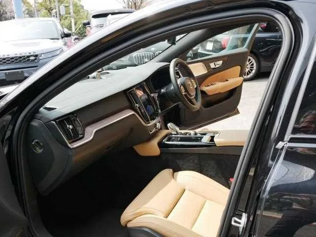 Volvo S60 2024 — миниатюра 3