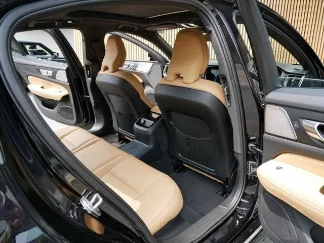 Volvo S60 2024 — миниатюра 4