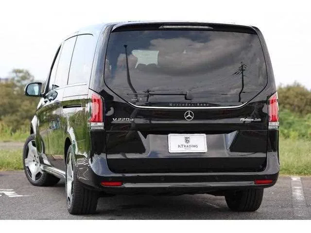 Mercedes-Benz V-Class 2024 — миниатюра 2