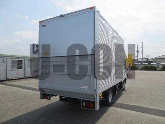 Isuzu Elf Truck 2023 — миниатюра 4