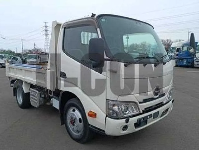 Hino Dutro 2022 — миниатюра 2