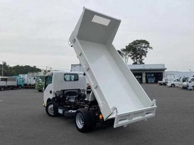 Isuzu Elf Truck 2024 — миниатюра 3