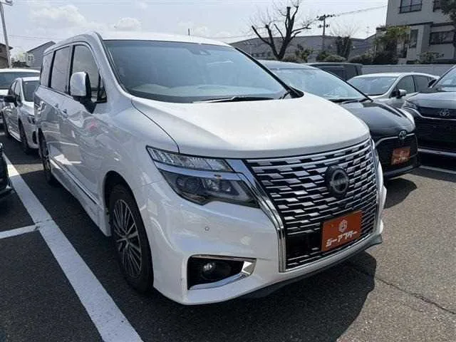 Nissan Elgrand 2024 — фото 1, купить с доставкой в Москву