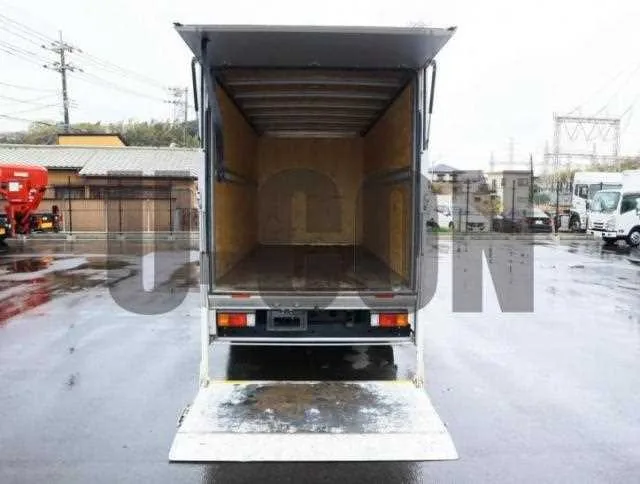 Toyota Dyna Truck 2023 — миниатюра 3
