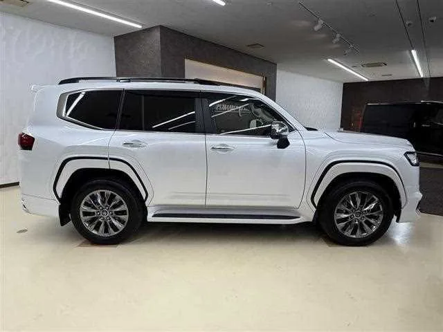 Toyota Land Cruiser 2023 — миниатюра 3