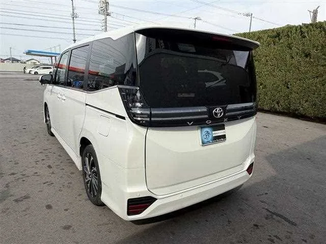 Toyota Voxy 2025 — миниатюра 4