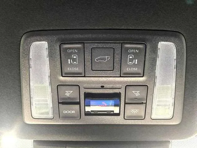Toyota Voxy 2022 — миниатюра 3