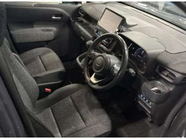 Toyota Sienta 2023 — миниатюра 3
