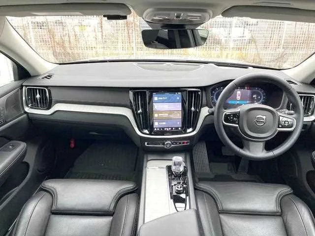 Volvo V60 2023 — миниатюра 2