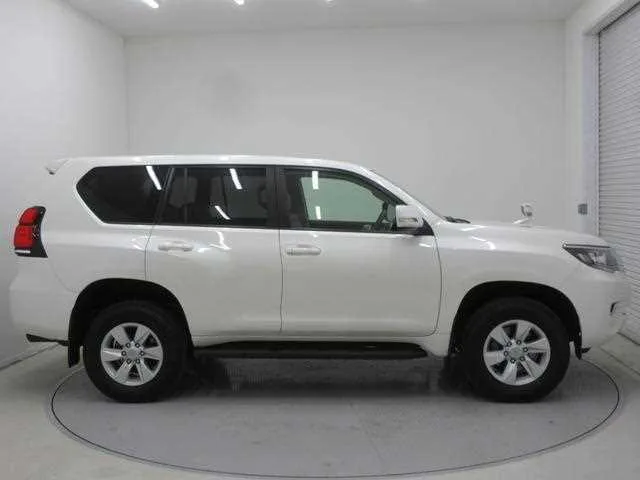 Toyota Land Cruiser Prado 2023 — миниатюра 4