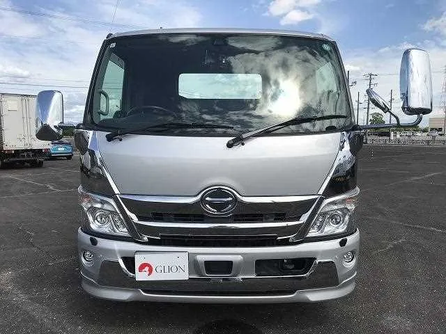 Hino Dutro 2023 — миниатюра 2