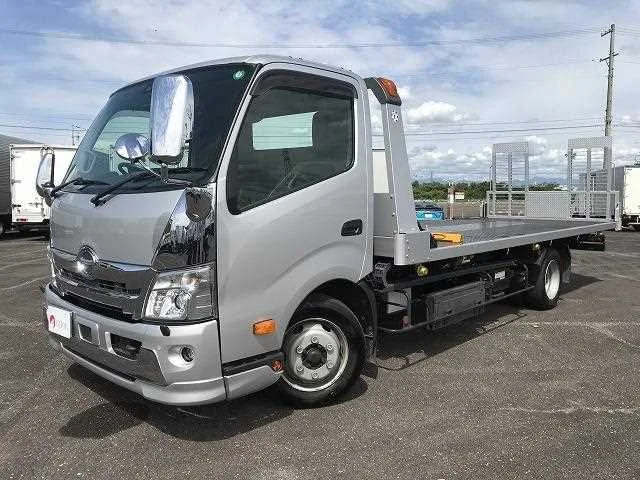 Hino Dutro 2023 — фото 1, купить с доставкой в Москву