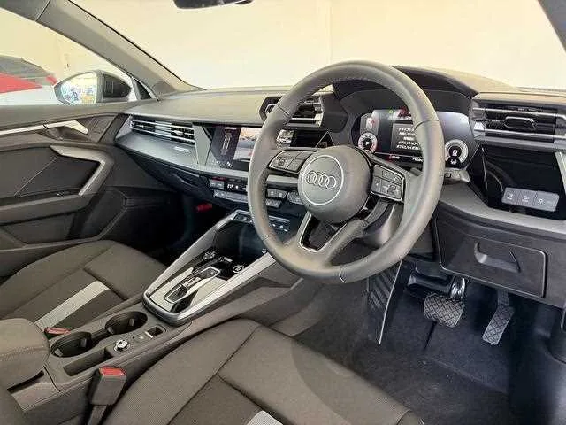 Audi A3 2025 — миниатюра 2