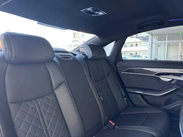 Audi S8 2023 — миниатюра 5