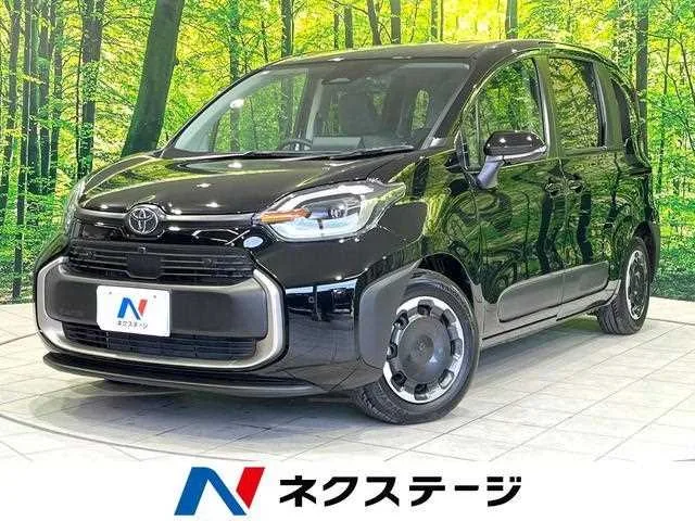 Toyota Sienta 2025 — фото 1, купить с доставкой в Москву