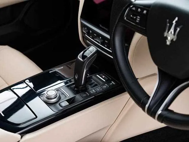 Maserati Quattroporte 2022 — миниатюра 4