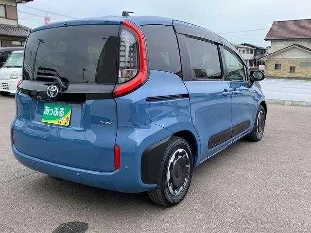 Toyota Sienta 2025 — миниатюра 3