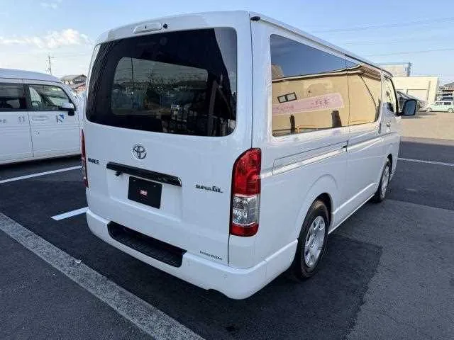 Toyota Hiace Van 2023 — миниатюра 4