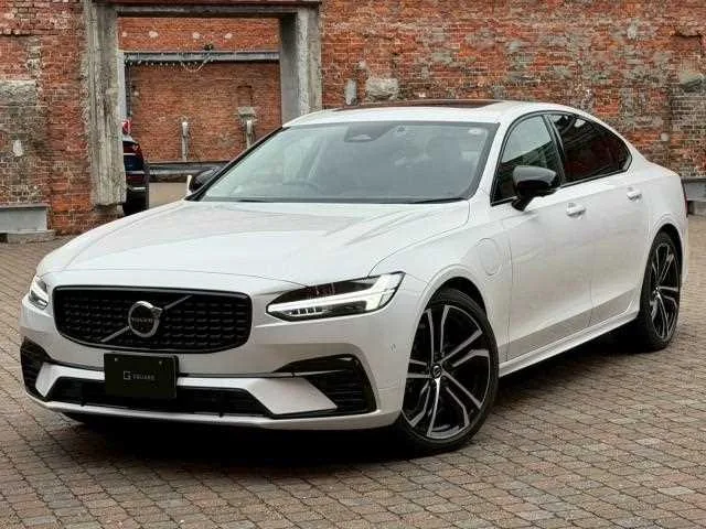Volvo S90 2023 — фото 1, купить с доставкой в Москву
