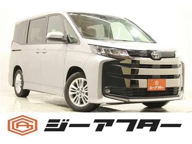 Toyota Noah 2022 — фото 1, купить с доставкой в Москву