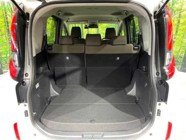 Toyota Sienta 2022 — миниатюра 4