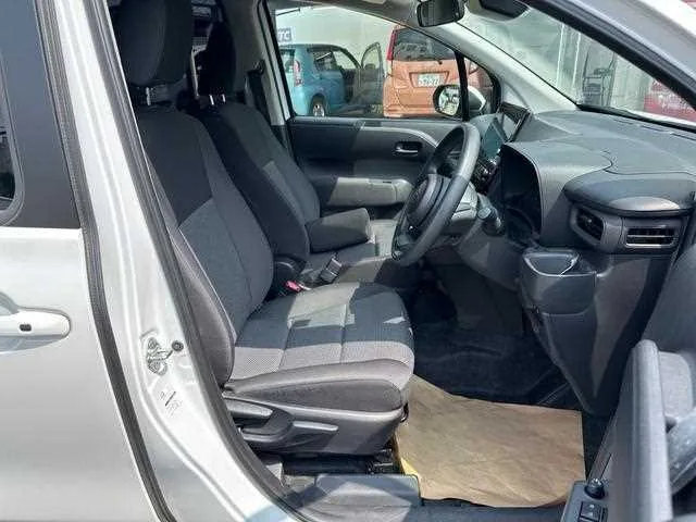 Toyota Sienta 2024 — миниатюра 4