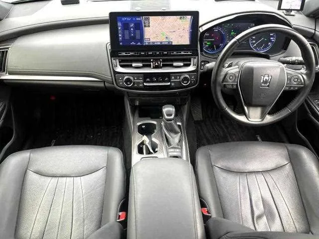 Toyota Crown Hybrid 2022 — миниатюра 2