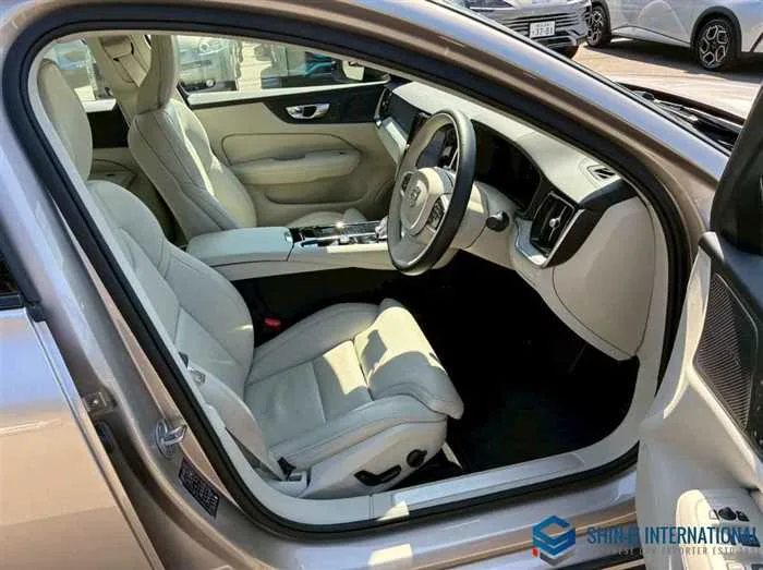 Volvo S60 Recharge Ultimate T6 AWD Plug In Hybrid/SR 2023 — миниатюра 5