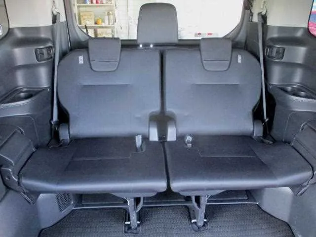 Toyota Noah 2022 — миниатюра 4