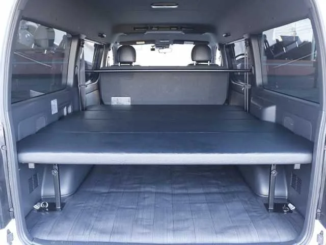 Toyota Hiace Van 2023 — миниатюра 3