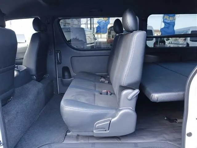 Toyota Hiace Van 2023 — миниатюра 5