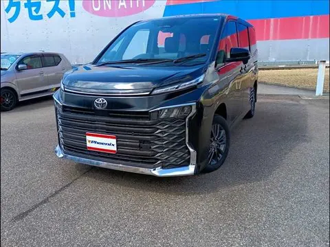 Toyota Voxy 2024 купить в Москве