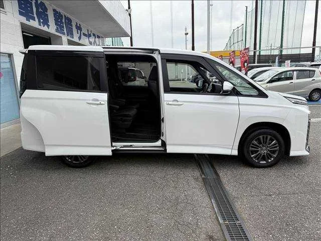 Toyota Voxy S-G 4WD 2022 — миниатюра 4