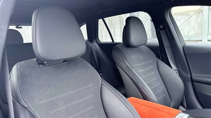 Mercedes-Benz C-Class C220d 2023 — миниатюра 3