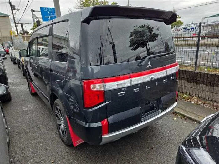 Mitsubishi Delica D5 GPKG4WD 2024 — миниатюра 2