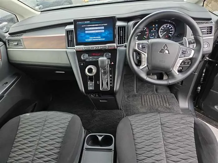 Mitsubishi Delica D5 GPKG4WD 2024 — миниатюра 4