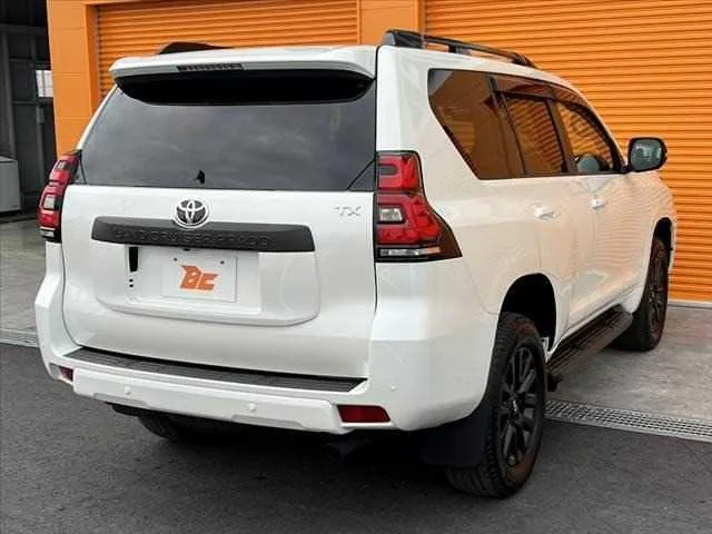 Toyota Land Cruiser Prado 2024 — миниатюра 4