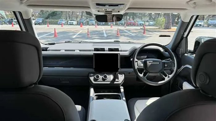 Land Rover Defender 110 X HSE D300 2024 — миниатюра 5