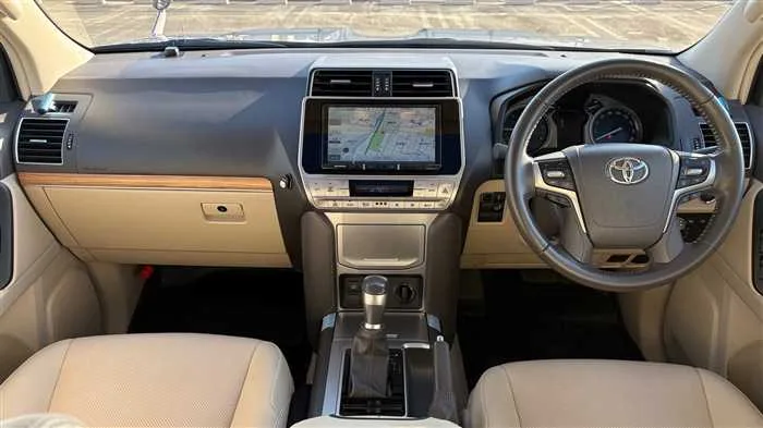 Toyota Land Cruiser Prado 2.8TX L 2023 — миниатюра 2