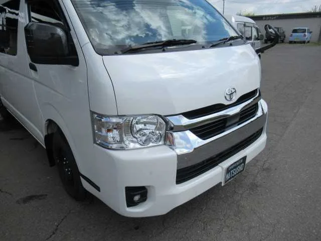 Toyota Hiace Van 2022 — миниатюра 3